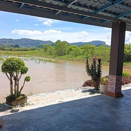 Damai D Homestay Kangar Exterior photo